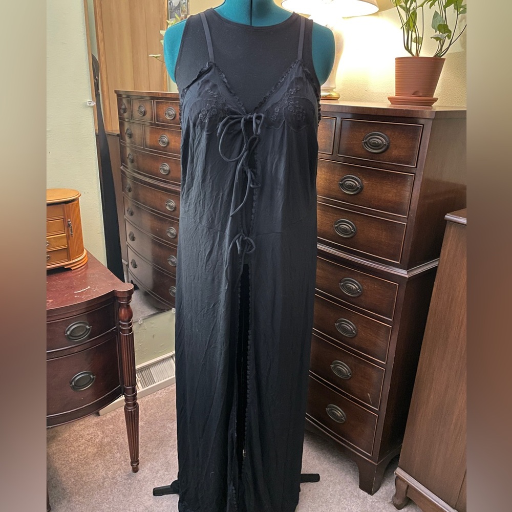 Savage x Fenty lingerie A PEEK BEHIND THE LACE MAXI SLIP, Black Caviar, 3X, ties